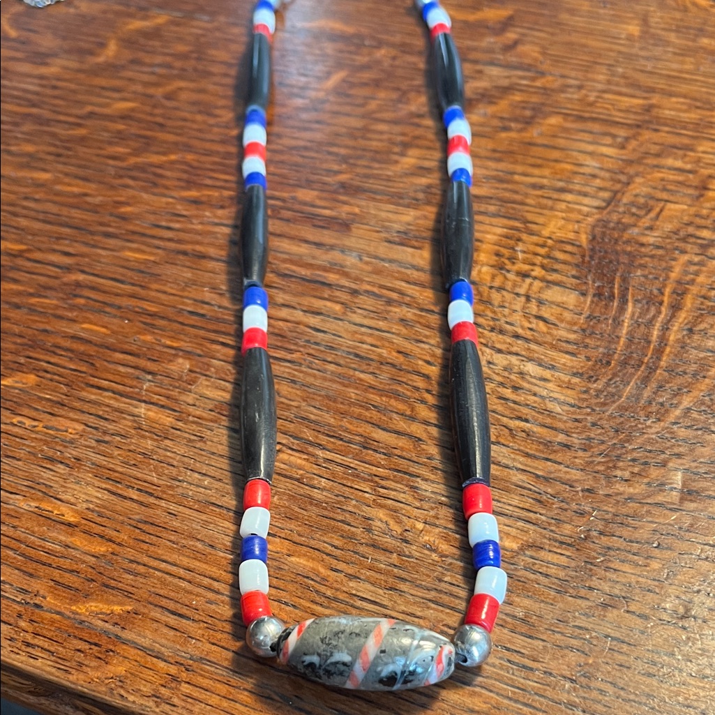 Patriotic Red White Blue Beaded Necklace With Black Accents 15$